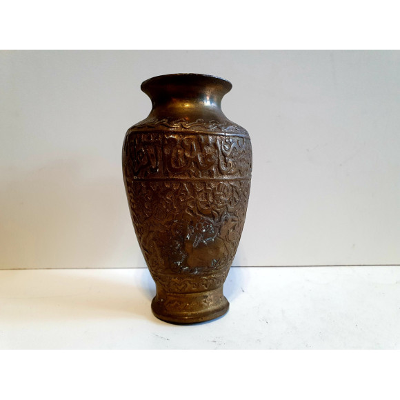 Старинная бронзовая ваза