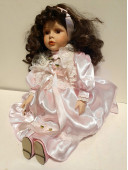 Фарфоровая кукла Маша коллекционная