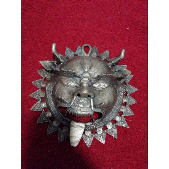Бронзовая маска, панно 
трехглазый бог Шива,  Солнце